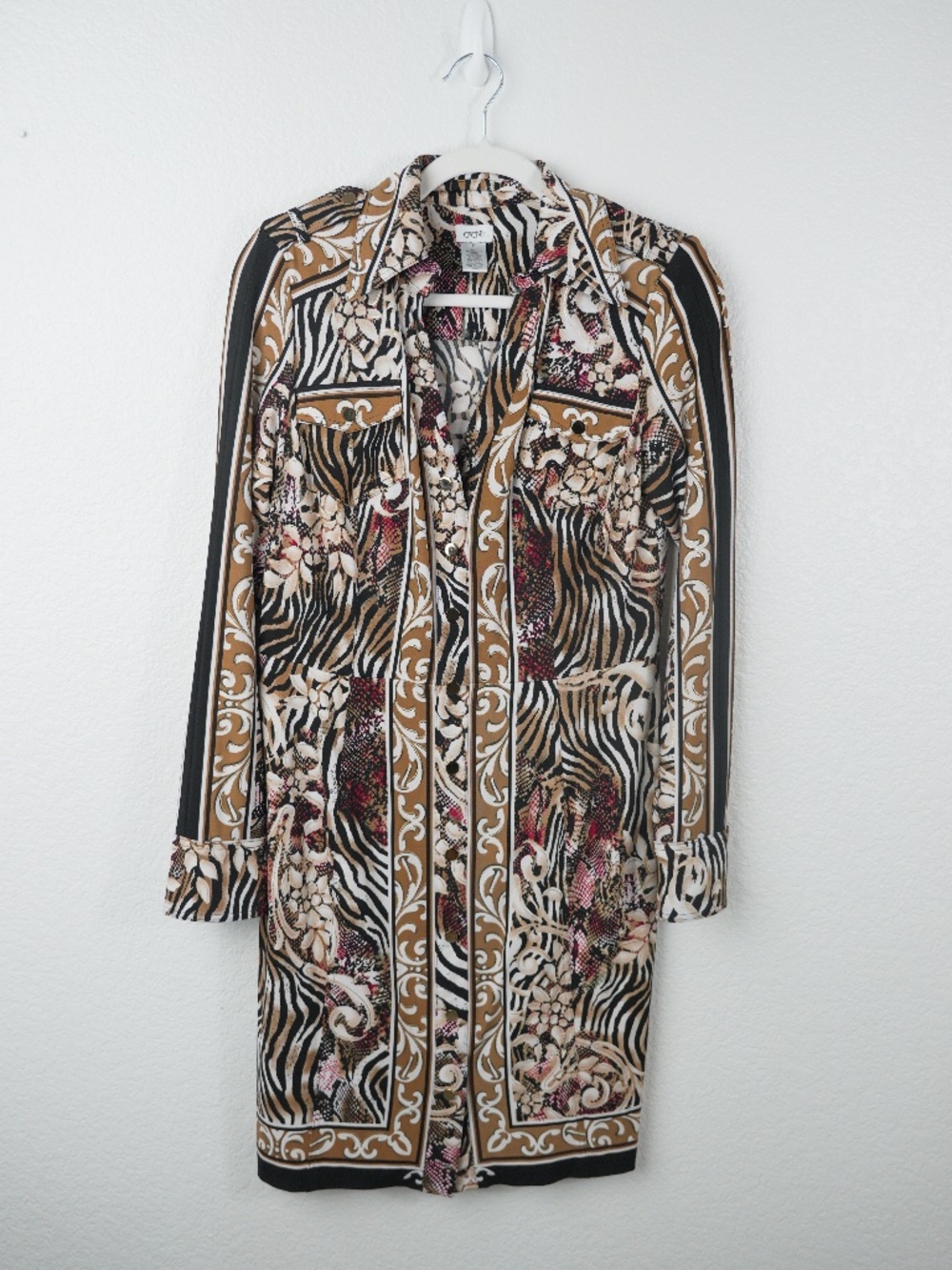 Cache Womens Size 8 Button Down long Sleeve Dress Collar Animal Print